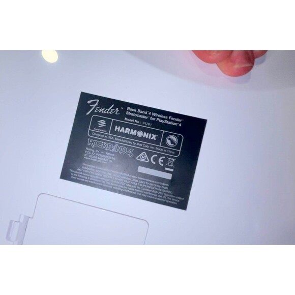 Rock band 4, white , Fender Stratocaster wireless guitar for PlayStation 4 - Picture 5 of 11